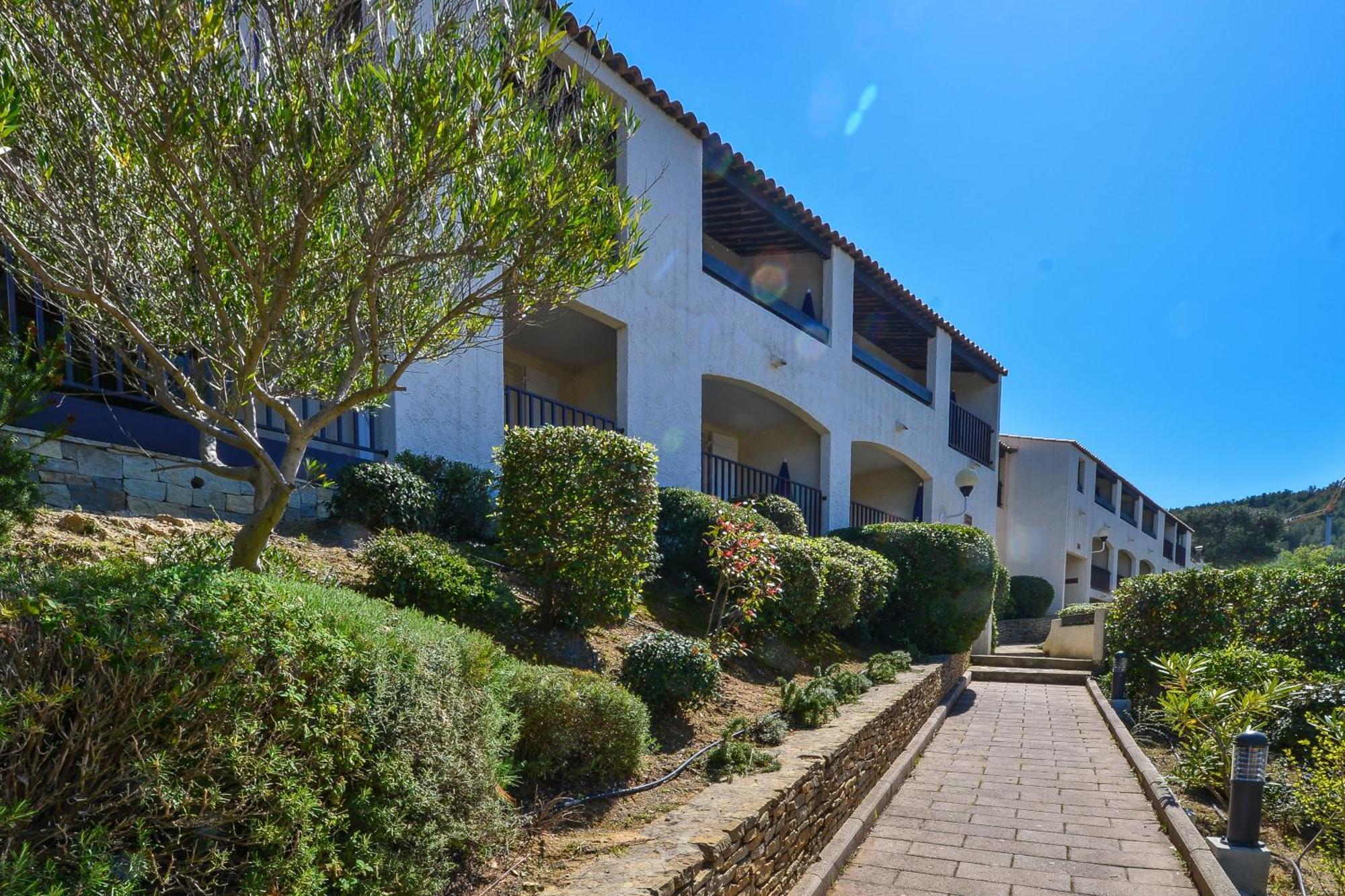 Vvf Residence Saint-Cyr-Sur-Mer Exteriér fotografie